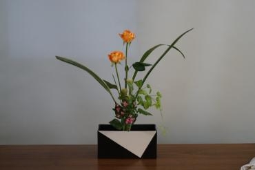今週の生け花です。|「たかのすフラワー」　（秋田県北秋田市の花屋）のブログ