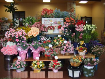 「たかのすフラワー」　（秋田県北秋田市）の花屋店舗写真2